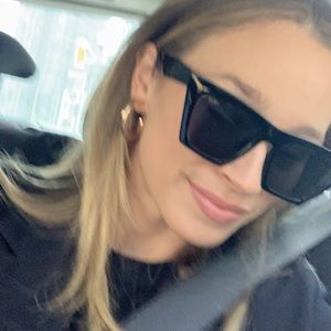 Meet your Posher, Carlin